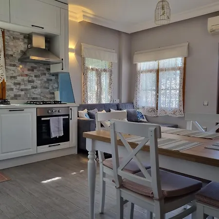 Centre Bijou - Walk To Town And Apartment *
